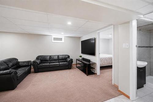 247 Augusta Dr, Winnipeg, MB - Indoor Photo Showing Basement