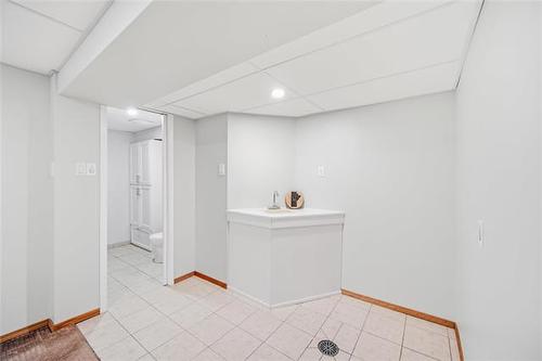 247 Augusta Dr, Winnipeg, MB - Indoor