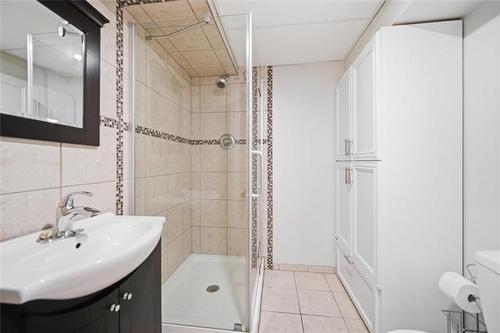 247 Augusta Dr, Winnipeg, MB - Indoor Photo Showing Bathroom