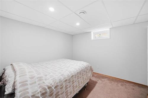 247 Augusta Dr, Winnipeg, MB - Indoor Photo Showing Bedroom