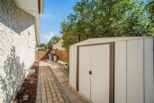 247 Augusta Dr, Winnipeg, MB -  Photo Showing Other Room