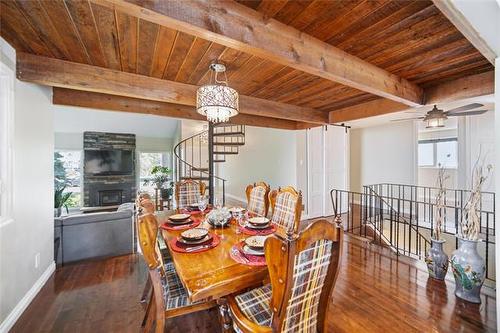 247 Augusta Dr, Winnipeg, MB - Indoor Photo Showing Dining Room