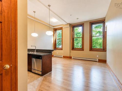 101 5355 Russell, Halifax Peninsula, NS - Indoor