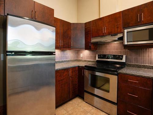 101 5355 Russell, Halifax Peninsula, NS - Indoor Photo Showing Kitchen With Stainless Steel Kitchen
