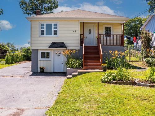 41 Pine Grove Drive, Halifax, NS 