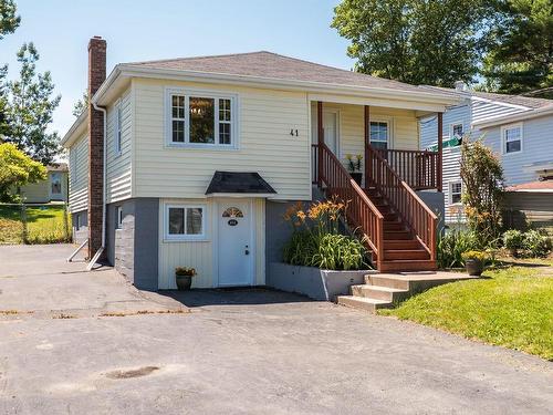 41 Pine Grove Drive, Halifax, NS 