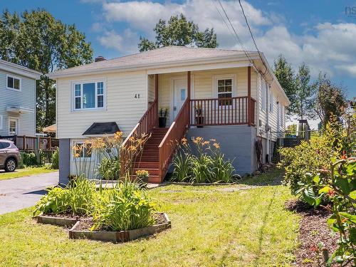 41 Pine Grove Drive, Halifax, NS 