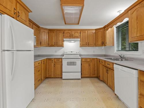 34 Kenora Drive, Cole Harbour, NS - Indoor Photo Showing Kitchen With Double Sink