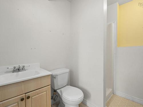 34 Kenora Drive, Cole Harbour, NS - Indoor Photo Showing Bathroom