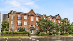 1-294 Boul. Maisonneuve  Gatineau (Hull), QC J8X 3N8