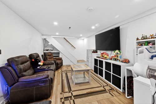 Salle familiale - 79 Rue Radisson, Pincourt, QC - Indoor Photo Showing Other Room
