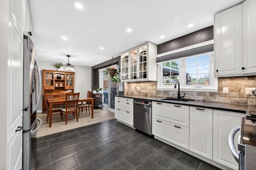Cuisine - 79 Rue Radisson, Pincourt, QC - Indoor Photo Showing Kitchen With Upgraded Kitchen