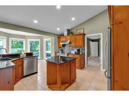 27 Cramar Crescent, Chatham, ON - Indoor Photo Showing Kitchen With Double Sink