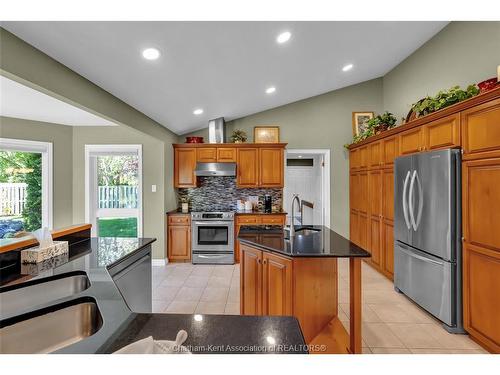 27 Cramar Crescent, Chatham, ON - Indoor Photo Showing Kitchen With Double Sink