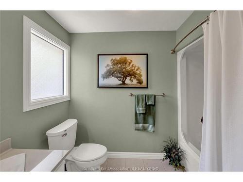 27 Cramar Crescent, Chatham, ON - Indoor Photo Showing Bathroom
