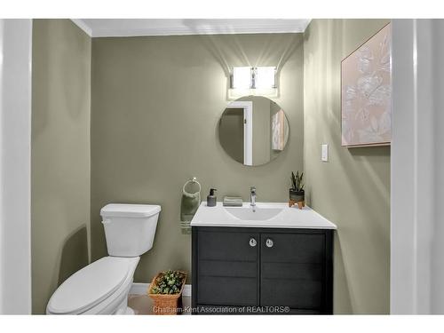 27 Cramar Crescent, Chatham, ON - Indoor Photo Showing Bathroom