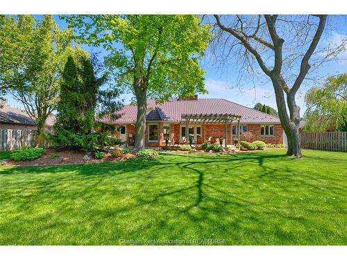 27 Cramar Crescent, Chatham, ON - Outdoor With Deck Patio Veranda