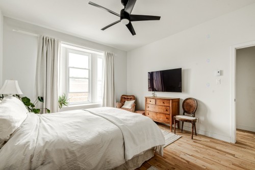 Chambre à coucher principale - 4793 Rue Ste-Catherine E., Montréal (Mercier/Hochelaga-Maisonneuve), QC - Indoor Photo Showing Bedroom