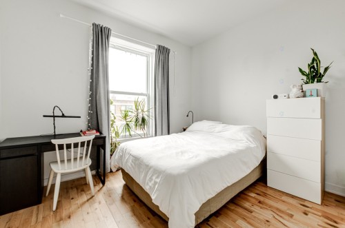 Chambre à coucher - 4793 Rue Ste-Catherine E., Montréal (Mercier/Hochelaga-Maisonneuve), QC - Indoor Photo Showing Bedroom
