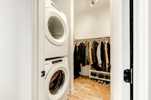 Salle de lavage - 4793 Rue Ste-Catherine E., Montréal (Mercier/Hochelaga-Maisonneuve), QC - Indoor Photo Showing Laundry Room