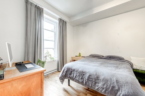 Chambre à coucher - 4793 Rue Ste-Catherine E., Montréal (Mercier/Hochelaga-Maisonneuve), QC - Indoor Photo Showing Bedroom