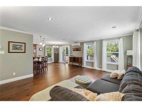 528 St. Thomas Line, Paradise, NL - Indoor Photo Showing Living Room