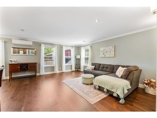 528 St. Thomas Line, Paradise, NL - Indoor Photo Showing Living Room