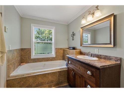 528 St. Thomas Line, Paradise, NL - Indoor Photo Showing Bathroom