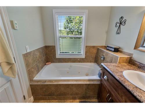 528 St. Thomas Line, Paradise, NL - Indoor Photo Showing Bathroom