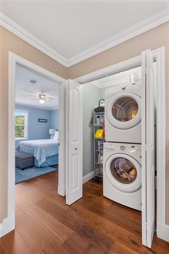 528 St. Thomas Line, Paradise, NL - Indoor Photo Showing Laundry Room