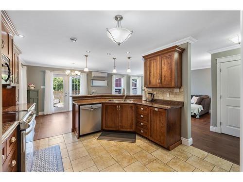 528 St. Thomas Line, Paradise, NL - Indoor Photo Showing Kitchen With Double Sink