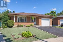 32 WARWICK COURT  Kitchener, ON N2E 2P1