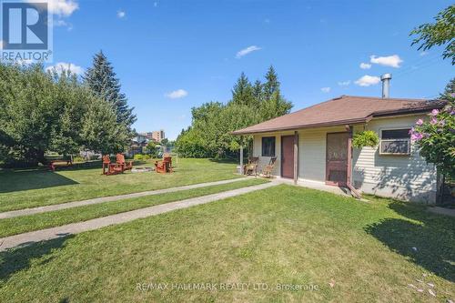 32 Warwick Court, Kitchener, ON - Outdoor