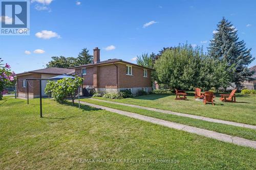 32 Warwick Court, Kitchener, ON - Outdoor