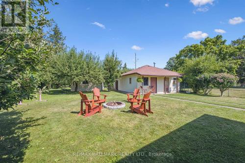 32 Warwick Court, Kitchener, ON - Outdoor