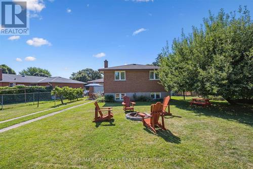 32 Warwick Court, Kitchener, ON - Outdoor