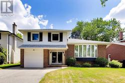 22 CROSSBOW CRESCENT  Toronto, ON M2J 3M4