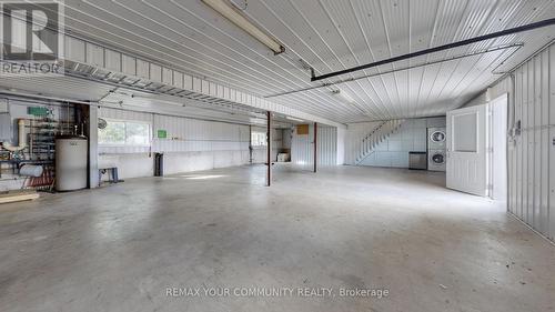 1065 20Th Side Road, King, ON - Indoor Photo Showing Garage