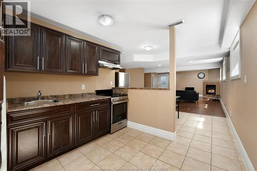 4553 Osaka Circle, Windsor, ON - Indoor Photo Showing Kitchen