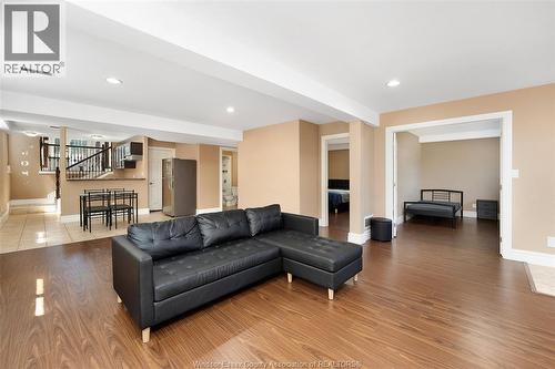 4553 Osaka Circle, Windsor, ON - Indoor Photo Showing Living Room