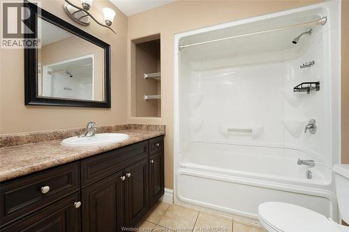 4553 Osaka Circle, Windsor, ON - Indoor Photo Showing Bathroom