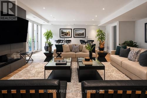6 The Bridle Path, Toronto, ON - Indoor Photo Showing Living Room