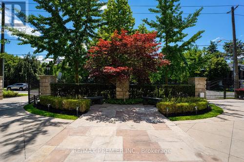 6 The Bridle Path, Toronto, ON - Outdoor