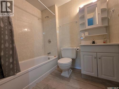 1119 Chaplin Street E, Swift Current, SK - Indoor Photo Showing Bathroom