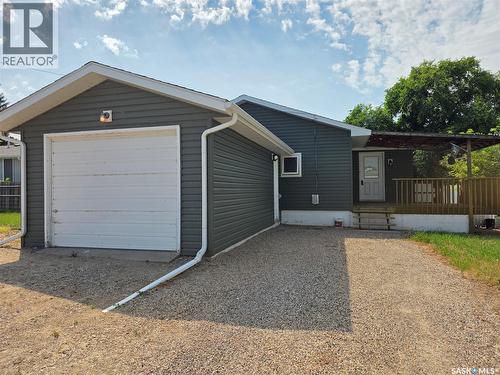 1119 Chaplin Street E, Swift Current, SK - Outdoor With Exterior