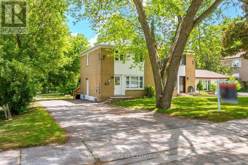 11 ELIZABETH STREET  Markham, ON L3P 2B3