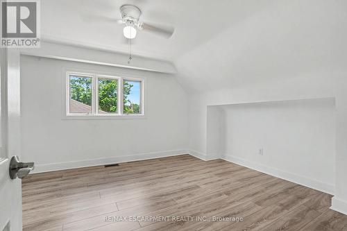 100 Hardale Crescent, Hamilton, ON - Indoor Photo Showing Other Room