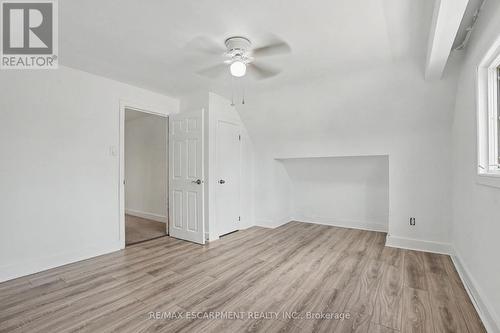 100 Hardale Crescent, Hamilton, ON - Indoor Photo Showing Other Room