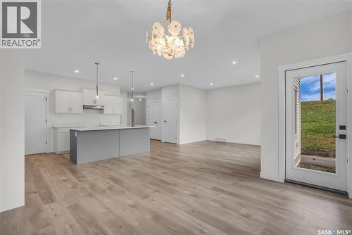 207 Amisk Way, Saskatoon, SK - Indoor Photo Showing Kitchen With Upgraded Kitchen