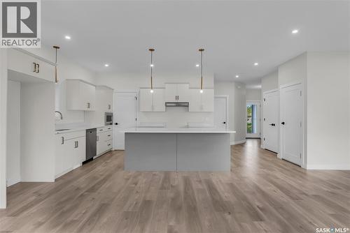 207 Amisk Way, Saskatoon, SK - Indoor Photo Showing Kitchen With Upgraded Kitchen